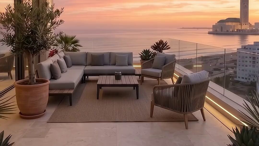 Image de départ : terrasse d'un penthouse face à la mer à Casablanca, image de démonstration générée par IA